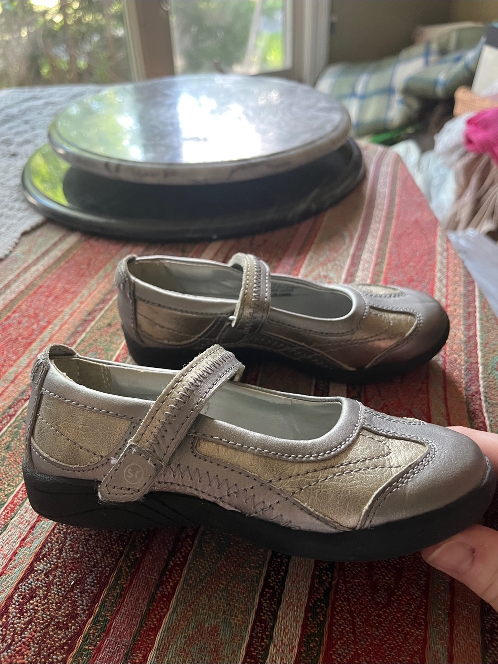 Stride rite Blaire Maryjane silver and gold 10M